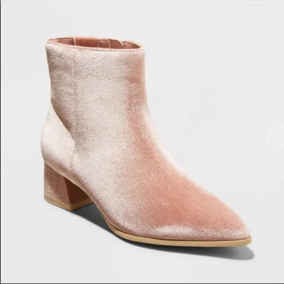 A new day Delilah Crushed Velvet Bootie - Picture 5 of 5